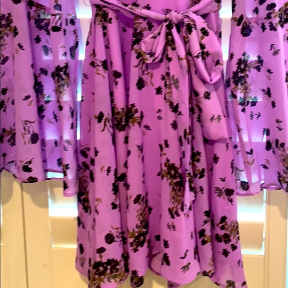 Lavender floral Wrap like dress - Picture 4 of 4